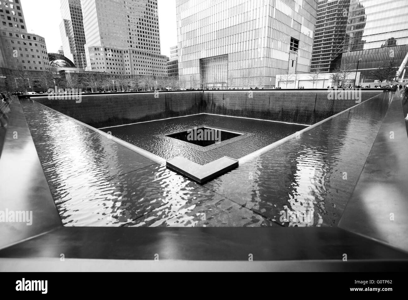 Piscina riflettente di 9/11 Memorial a Ground Zero di Lower Manhattan, New York Foto Stock