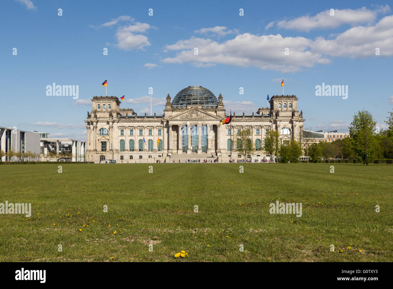 Vista frontale del Reichstag a Berlino, Germania Foto Stock