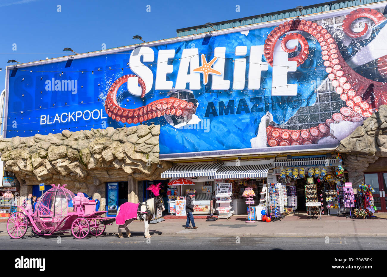 Vista di fronte della Sealife Centre situato sul lungomare di Blackpool, Lancashire, Regno Unito Foto Stock