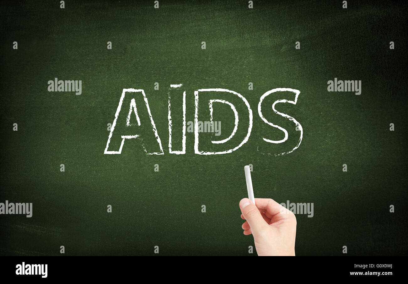 Aids scritti su una lavagna Foto Stock