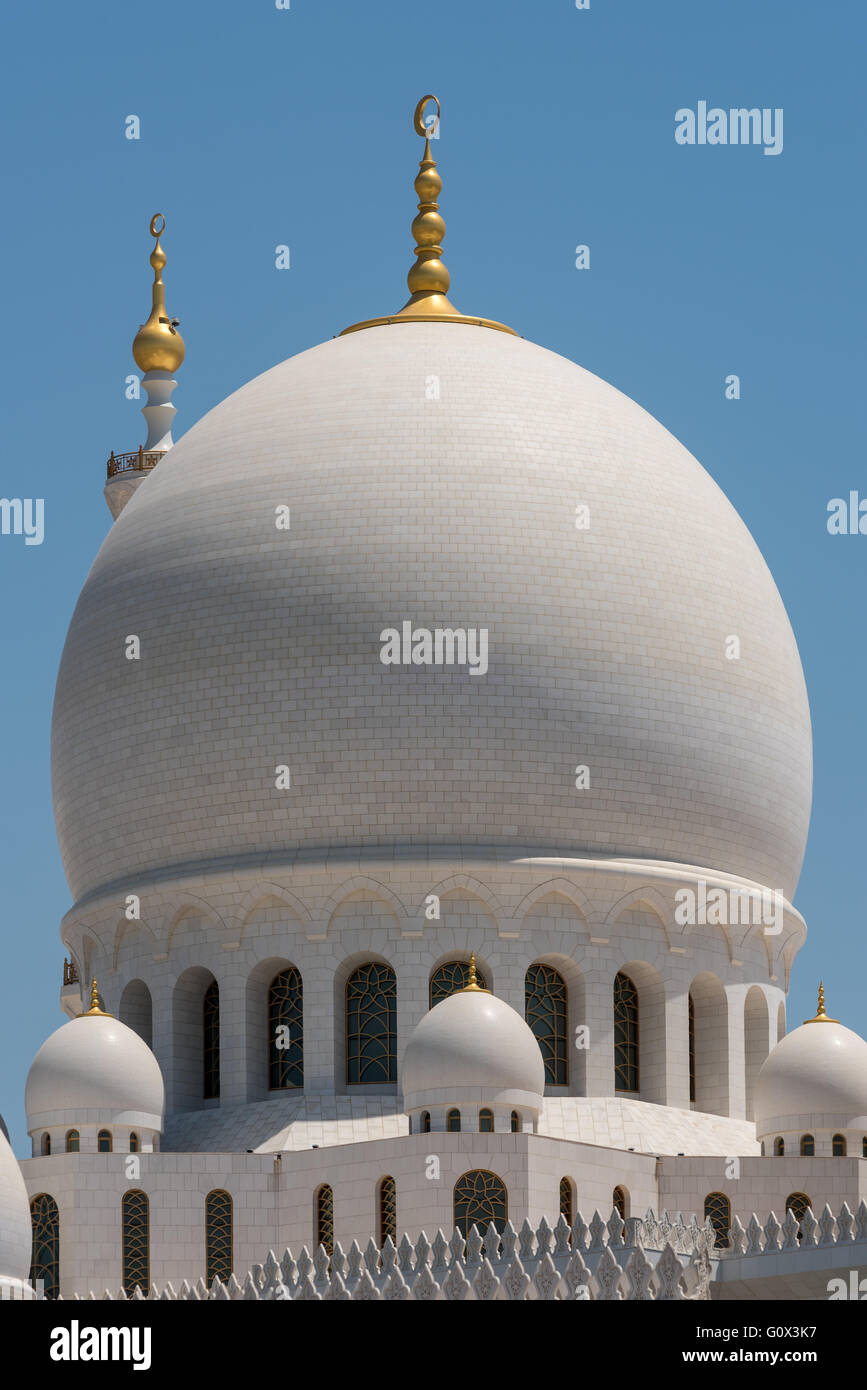 Cupole al Sheikh Zayed Grande Moschea di Abu Dhabi Foto Stock