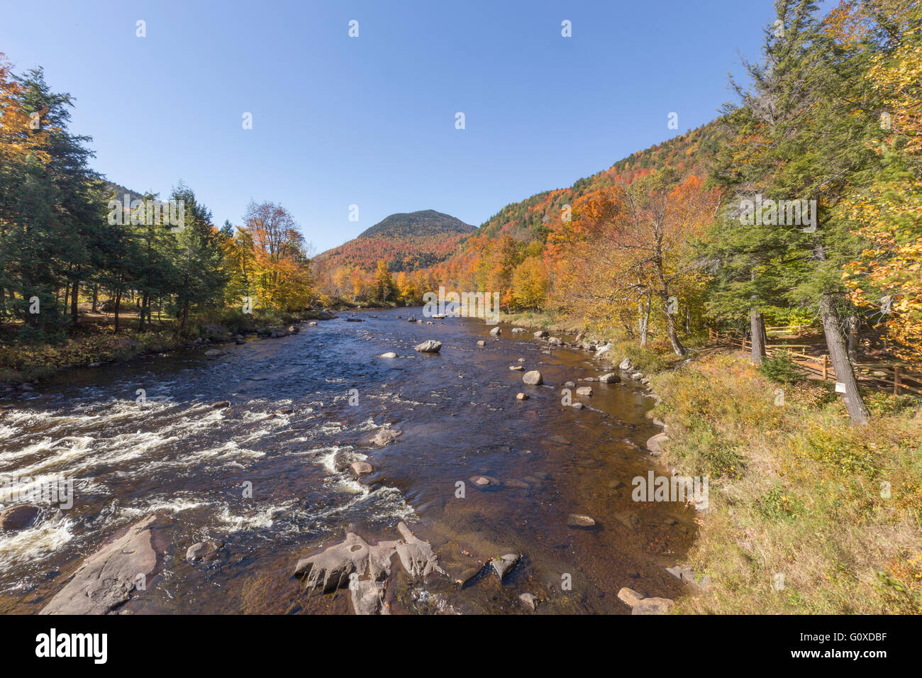 Montagne Adirondack in Upstate New York durante la stagione autunnale Foto Stock
