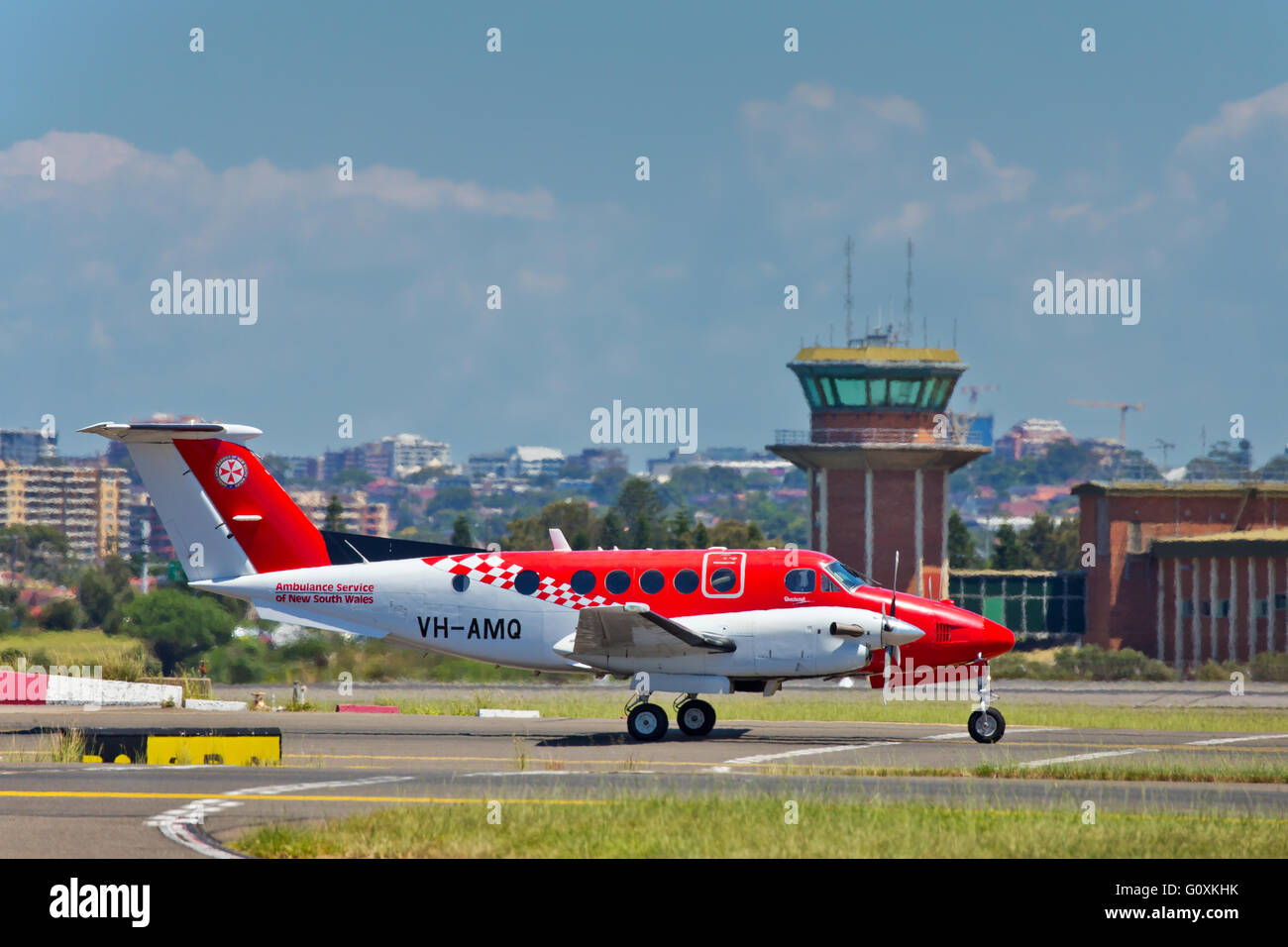 Un Hawker Beechcraft B200C del 'Flying Doctor" service si prepara per il decollo dall'aeroporto di Sydney Foto Stock