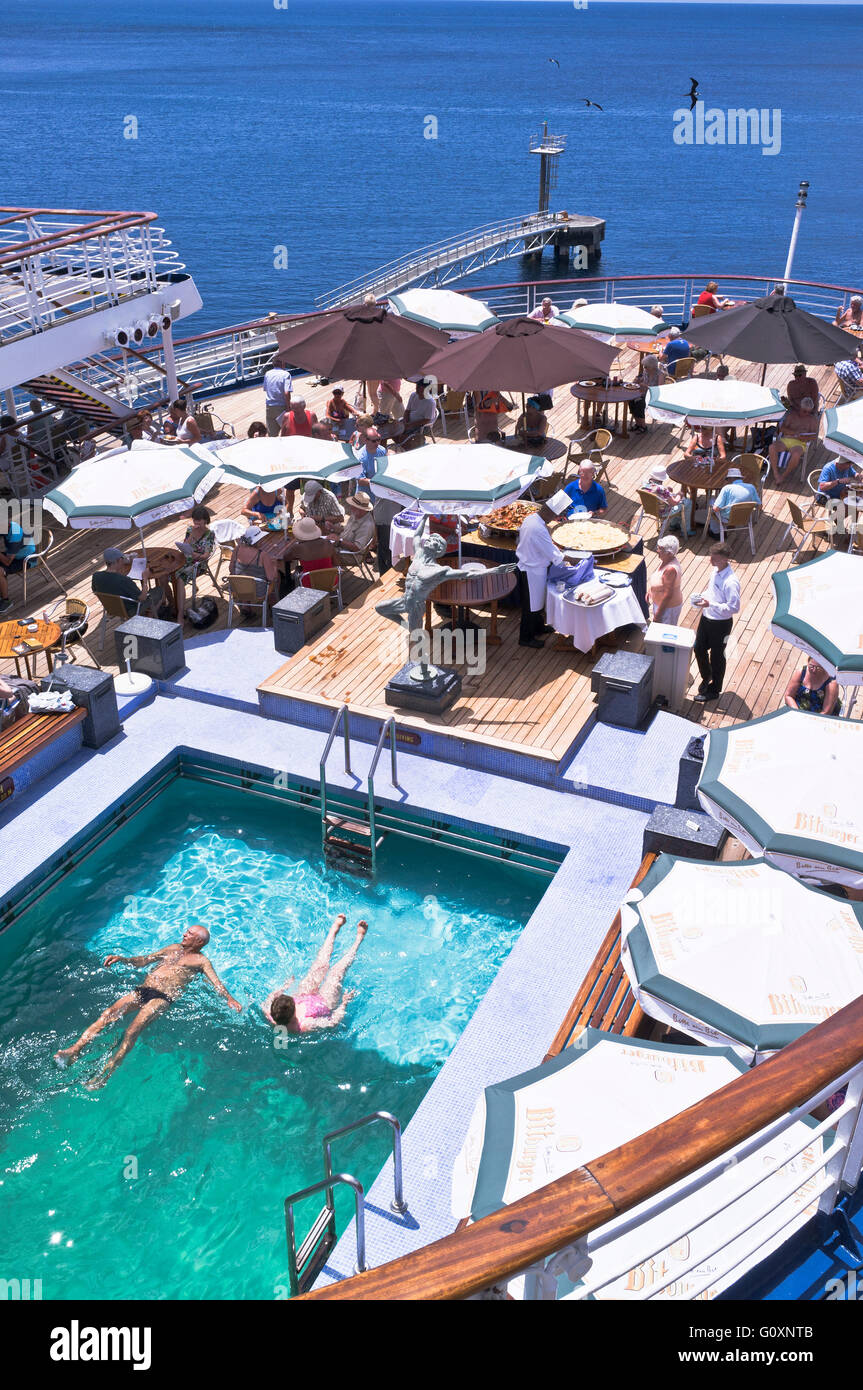 Dh CMV Marco Polo nave da crociera crociera camicia da viaggio passeggeri coperta piscina a buffet vacanza rilassante a bordo Crociera Foto Stock
