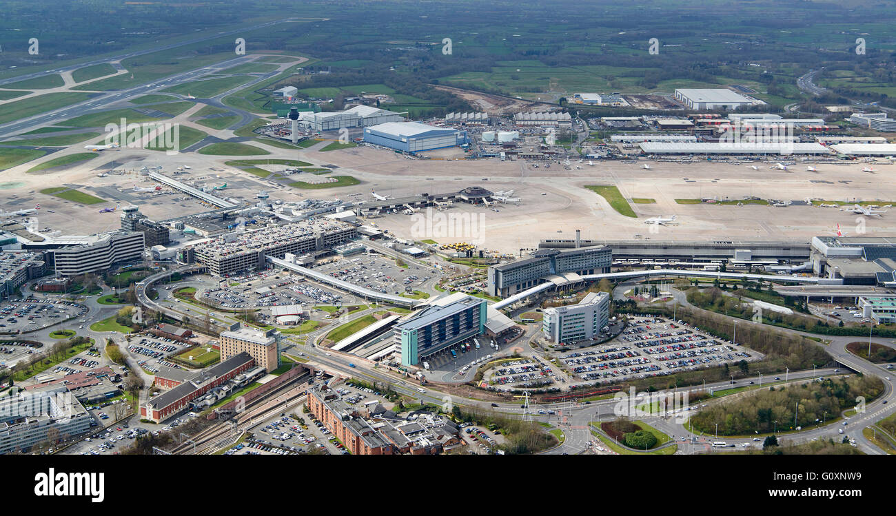 Una veduta aerea di Manchester Airport, North West England, Regno Unito Foto Stock