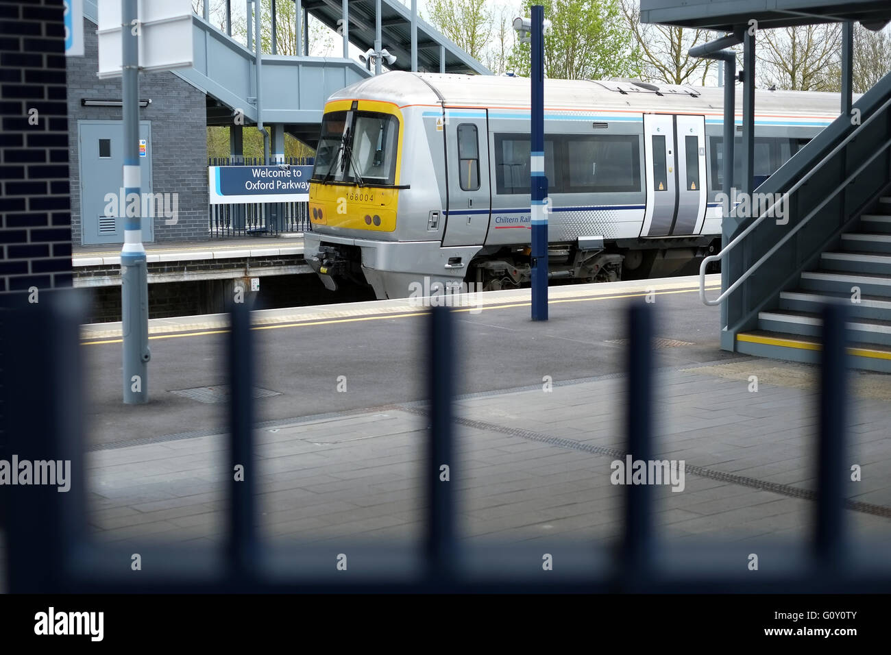 Chiltern Railways treni passeggeri a Oxford Parkway station, Oxfordshire, Inghilterra, Regno Unito. Foto Stock