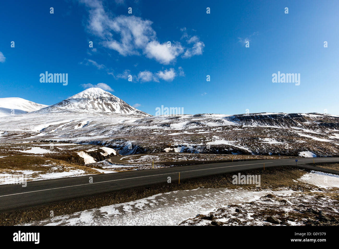 Baula montagna, accanto al percorso 1 in Occidente l'Islanda Foto Stock