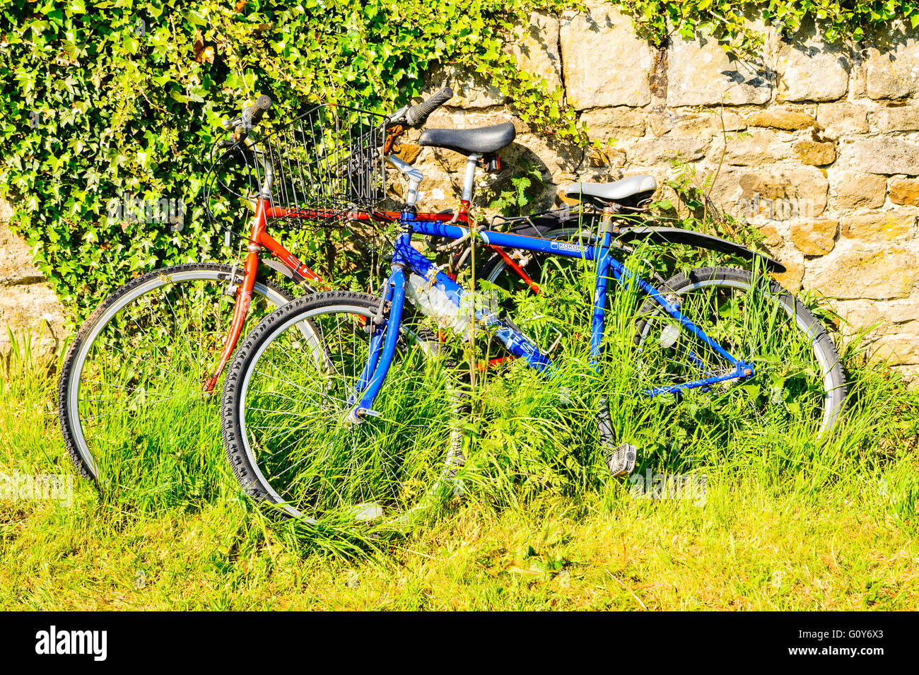Trascurato-cercando biciclette Foto Stock