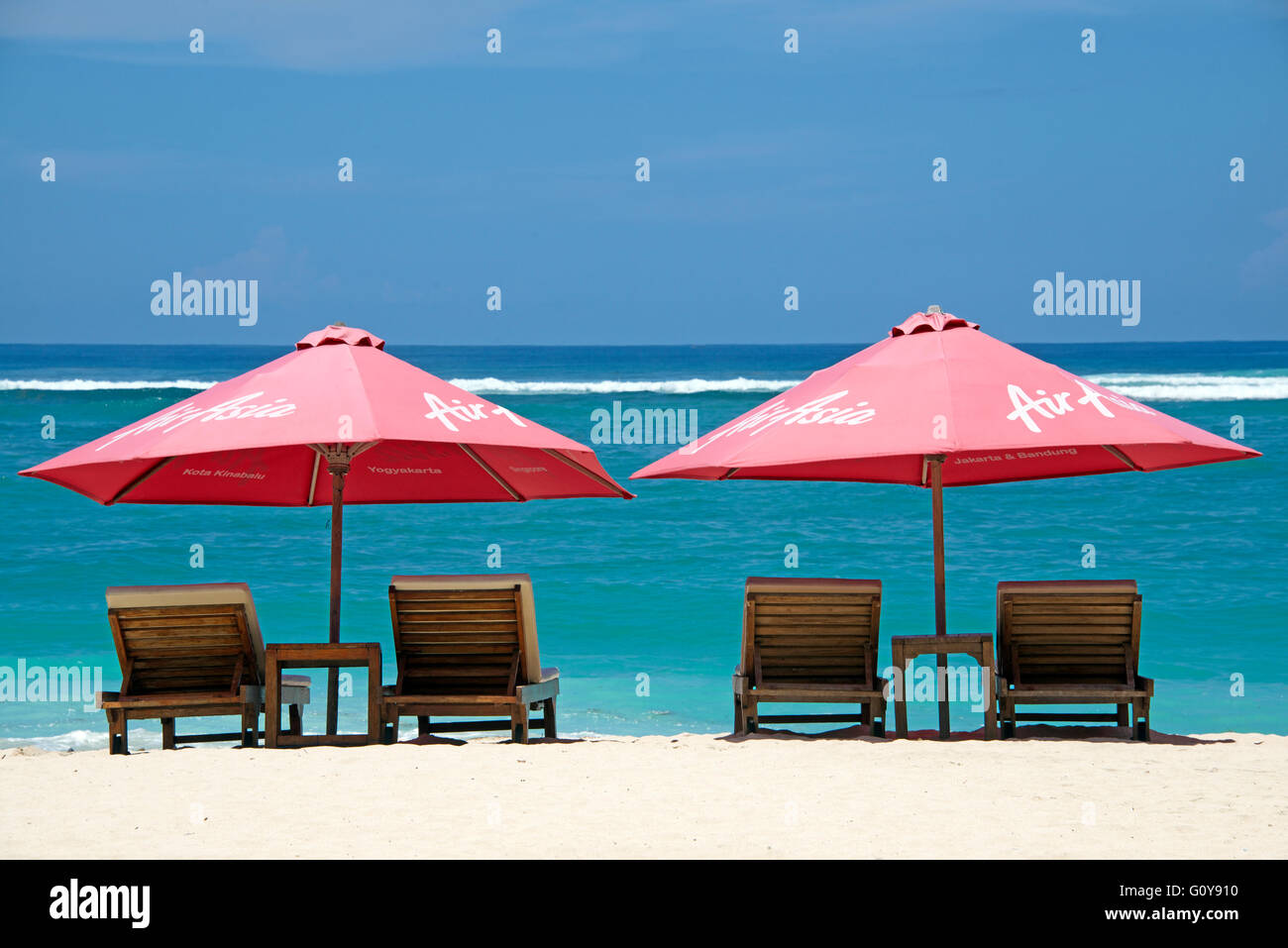 Ombrelloni da spiaggia Spiaggia Pendawa Bali Indonesia Foto Stock