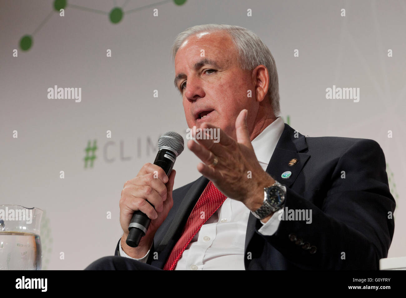 Washington DC, Stati Uniti d'America. Il 5 maggio, 2016:Azione per il clima 2016 porta al vertice dei leader del mondo a Washington DC. Il Segretario Generale delle Nazioni Unite Ban Ki-moon e ex vicepresidente degli Stati Uniti Al Gore, tra molti leader mondiali del governo, delle imprese e della società civile di convocare per discutere della lotta contro il cambiamento climatico poiché lo storico accordo di Parigi firma presso le Nazioni Unite il 22 aprile 2016. Credito: B Christopher/Alamy Live News Foto Stock