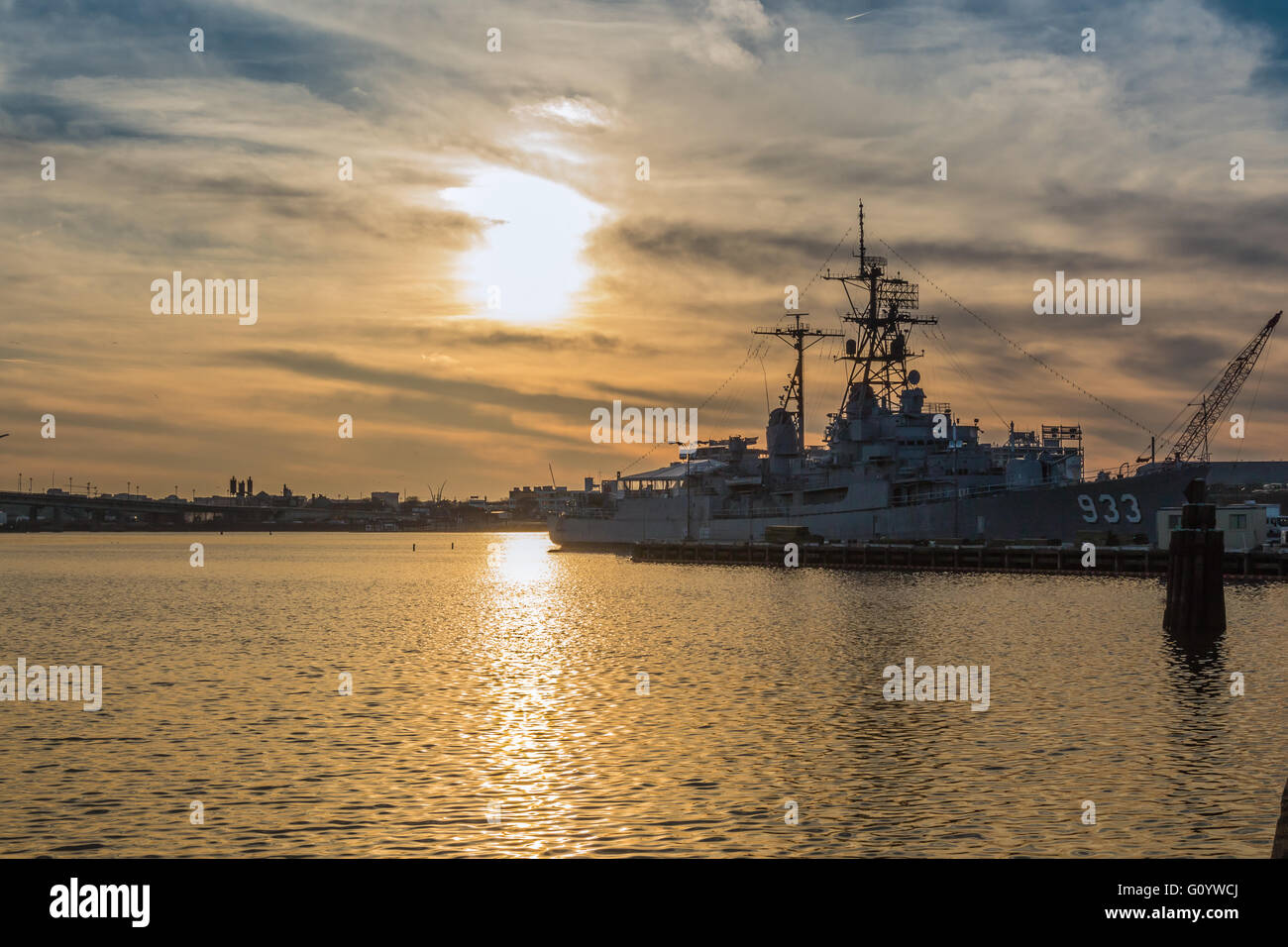 Tramonto sul display Barry nave ormeggiata presso il Washington Navy Yard Foto Stock