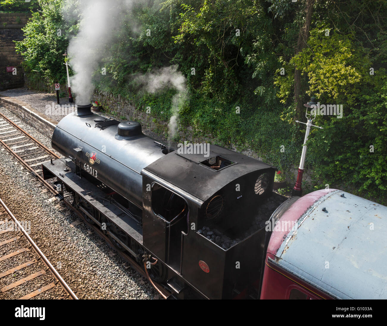 Rampa di picco del motore a vapore n. 68013 a Matlock Stazione, Derbyshire, England, Regno Unito Foto Stock