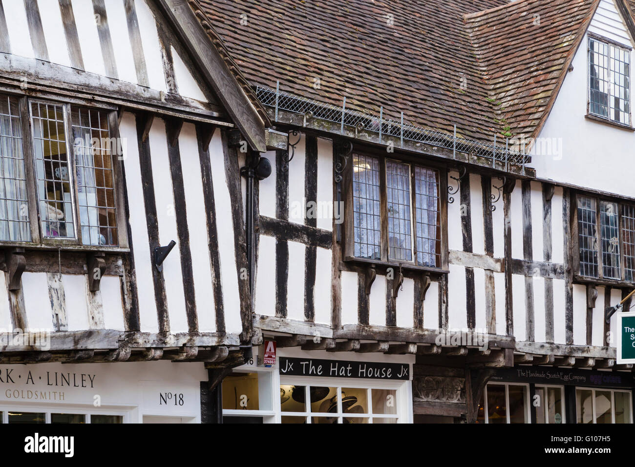 Il pittoresco in legno case in stile Tudor su High Street, Worcester. Foto Stock