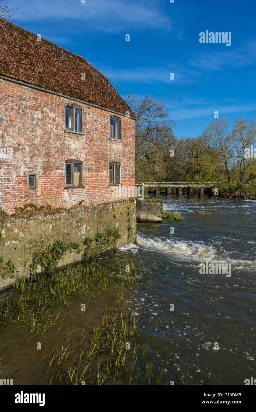 Inghilterra Dorset Sturminster Newton mulino sul fiume Stour Foto Stock