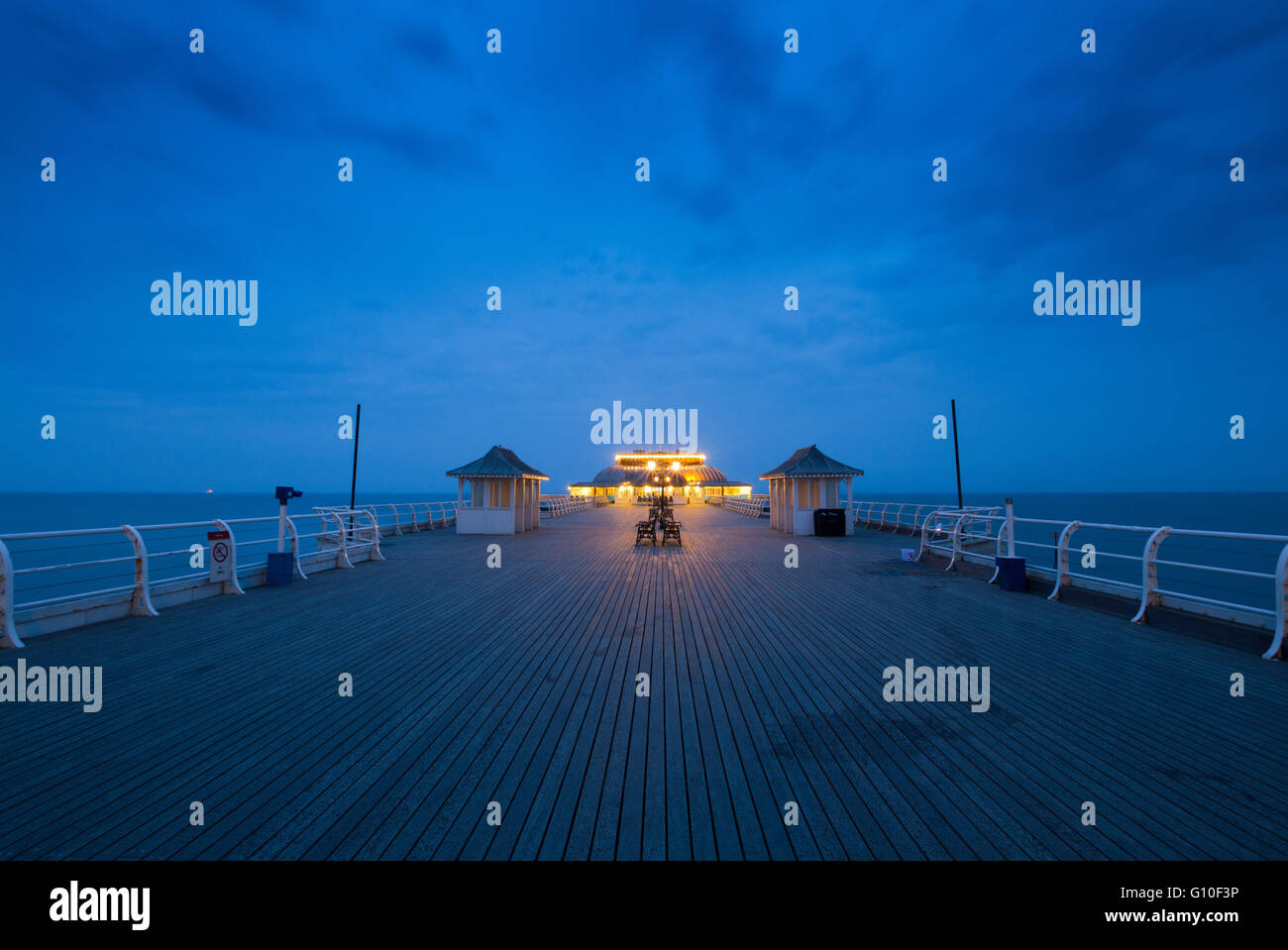 Cromer Pier, al tramonto, Norfolk Foto Stock