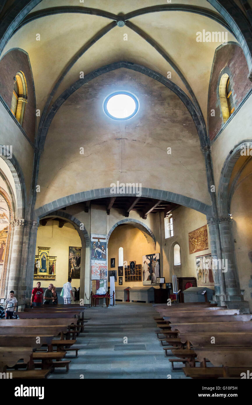 AVIGLIANA,torino, Italia - Giugno 30,2015. Vista interna del sorprendente  antica Sacra di San Michele Michele-Saint's Abbey,Piemonte Foto stock -  Alamy