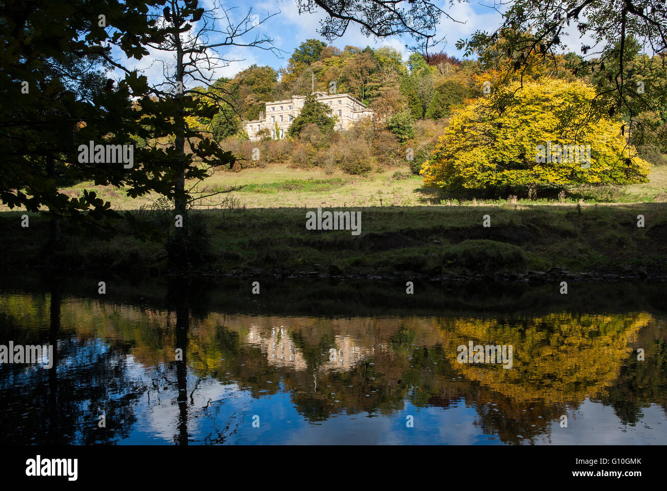Il castello di Willersley dal fiume Derwent Derbyshire Foto Stock