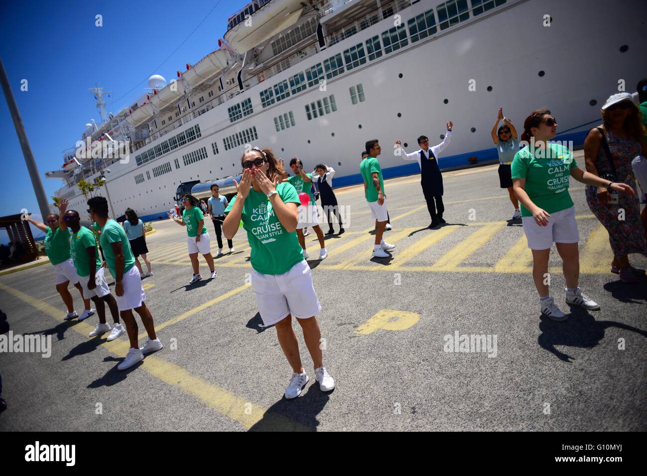 Costa cruise crew immagini e fotografie stock ad alta risoluzione - Alamy