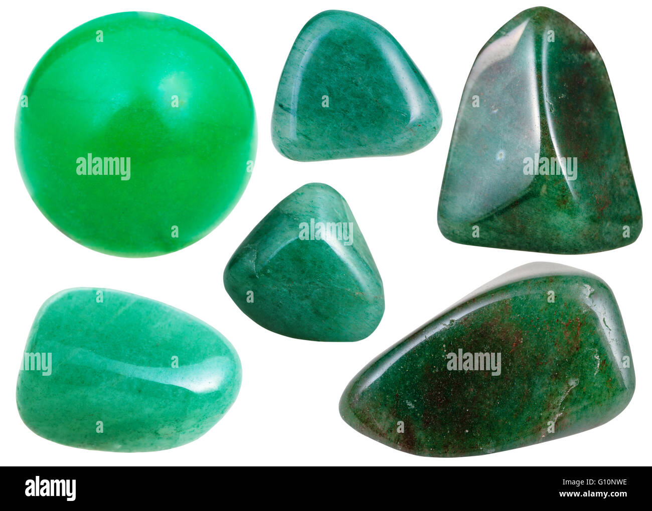 Set di varie Aventurine verde naturale pietre minerali e gemme isolati su sfondo bianco Foto Stock