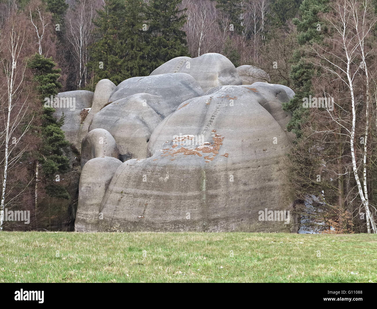 Interessante formazione di roccia - Elephant Rocks - che assomiglia ad un elefante di balneazione Foto Stock