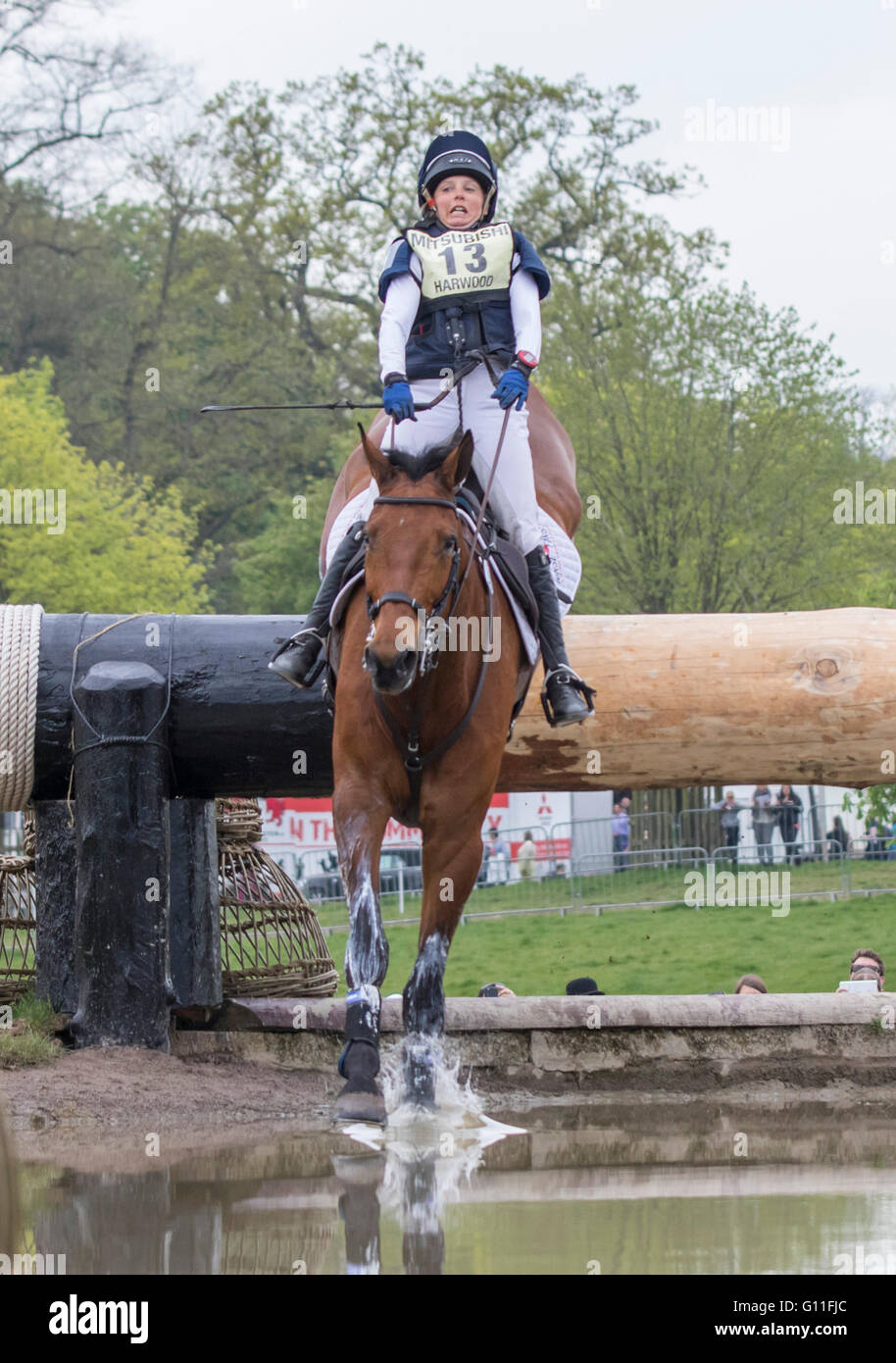 Badminton House, Badminton, UK. 07 Maggio, 2016. Mitsubishi Motors Badminton Horse Trials. Giorno 4. Louise Harwood (GBR) equitazione &#x2018;Whitson' durante il cross country elemento della Mitsubishi Motors Badminton Horse Trials. Credito: Azione Sport Plus/Alamy Live News Foto Stock