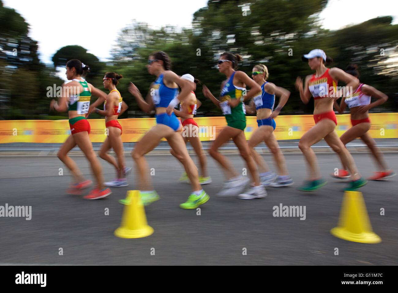 Roma, Italia. Il 7 maggio, 2016. Gli atleti competere durante il 20km le donne anziane in finale alla IAAF World Race Team a piedi Roma campionati 2016 a Roma, Italia, il 7 maggio 2016. © Jin Yu/Xinhua/Alamy Live News Foto Stock