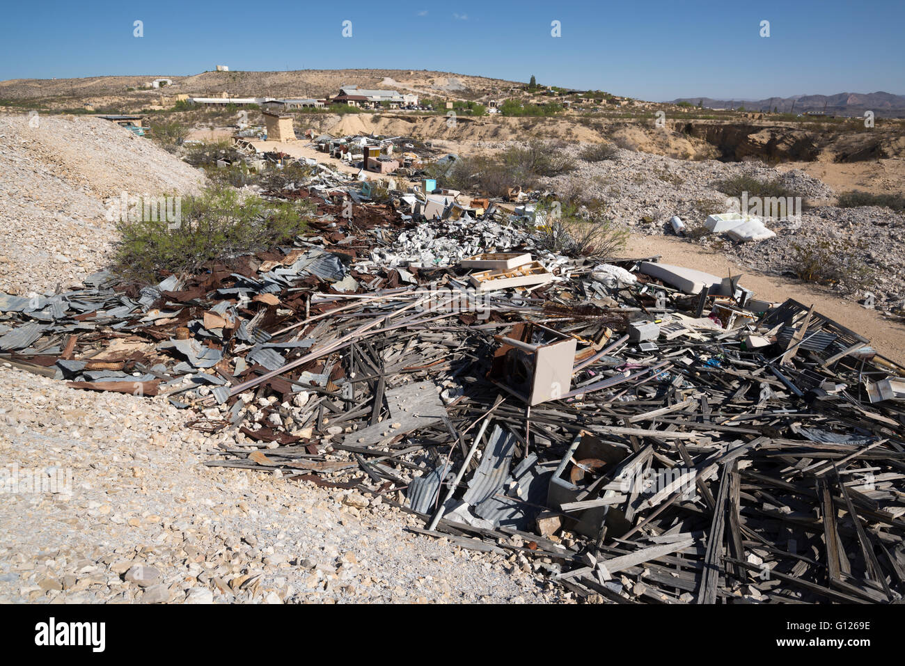 Discarica di rifiuti nella città fantasma di Terlingua, Texas Foto Stock
