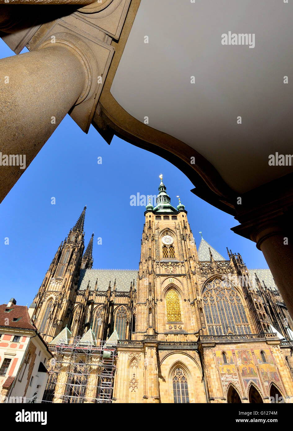 Praga, Repubblica Ceca. La Cattedrale di San Vito nel cortile del castello Foto Stock
