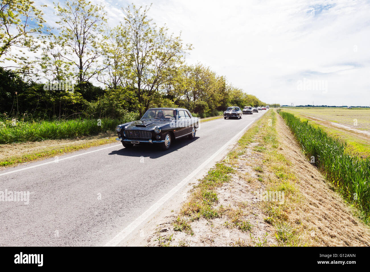 Chioggia, Italia - 30 Aprile 2016: Italiano auto d'epoca sfilano per le strade intorno a Chioggia in Italia Foto Stock