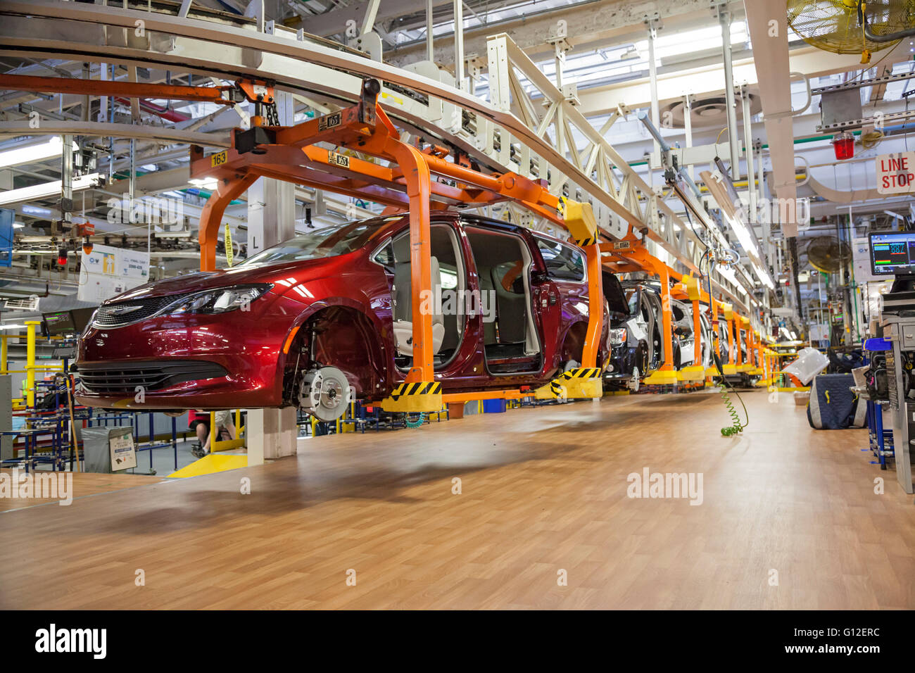 Windsor, Ontario Canada - Fiat Chrysler automobili' Windsor impianto di assemblaggio, dove FCA è il lancio del 2017 Chrysler Pacifica. Foto Stock