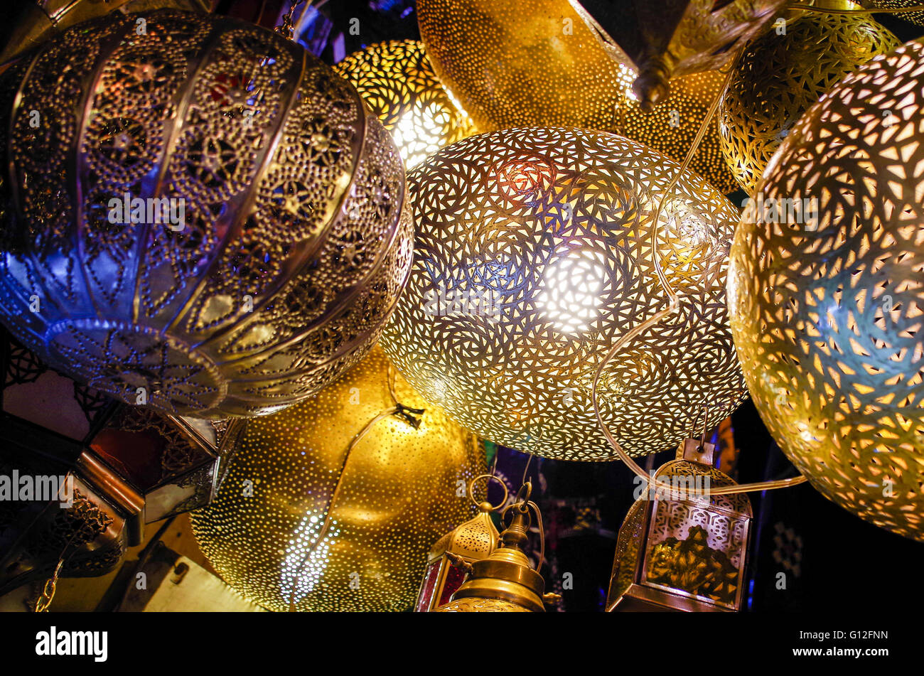 Luci orientali in un bazar marocchini Foto Stock