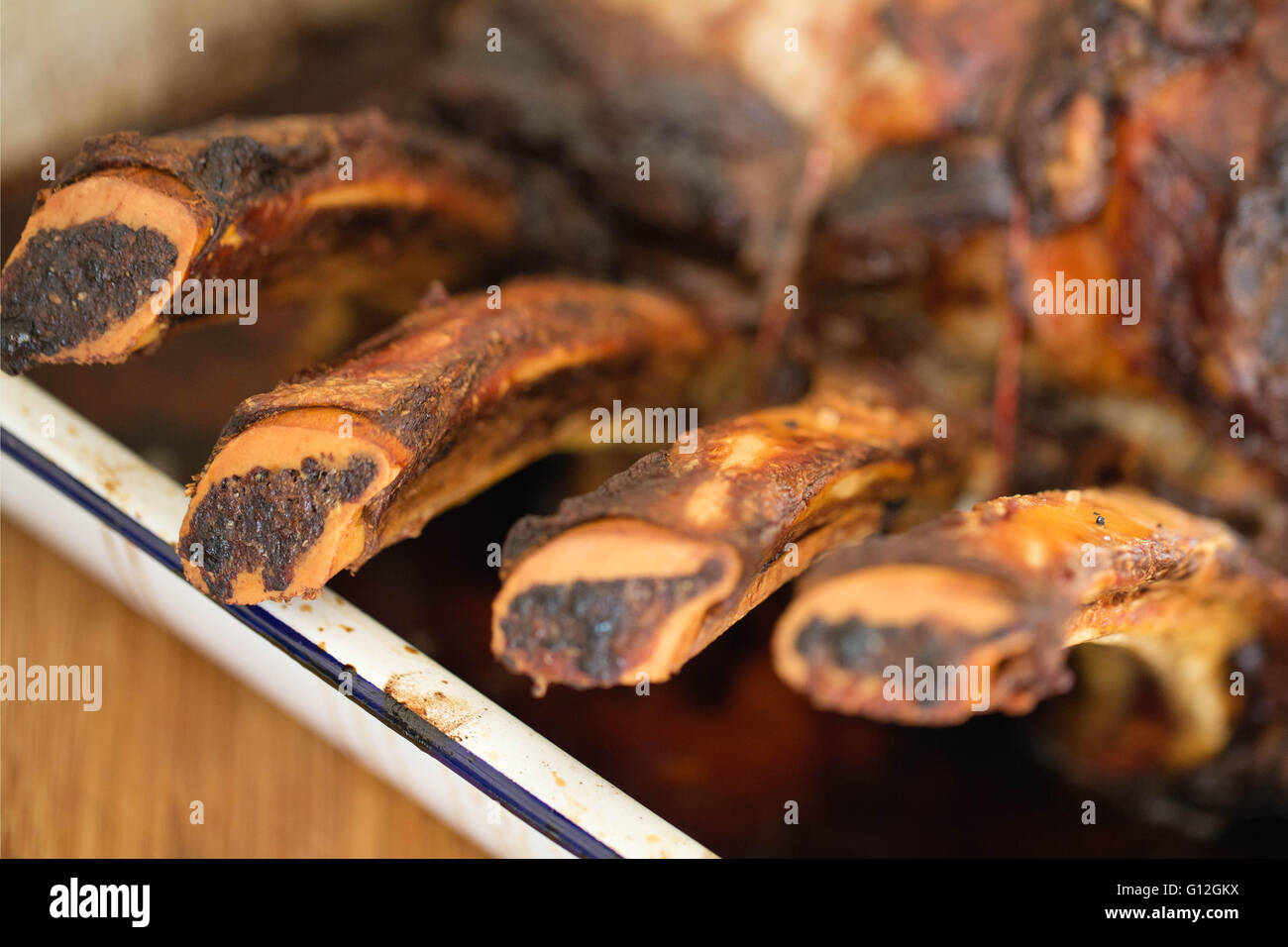 Tradizionale Arrosto domenicale giunto della nervatura di carni bovine Foto Stock