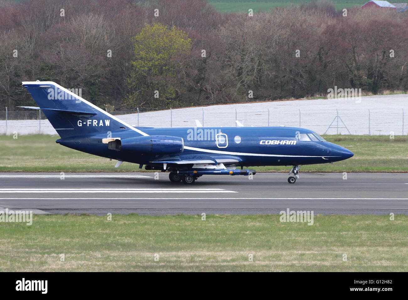 G-FRAW, un Dassault Falcon 20ECM azionato da Cobham, partono dall'Aeroporto di Prestwick per un altro sortie durante il guerriero comune 14-2. Foto Stock