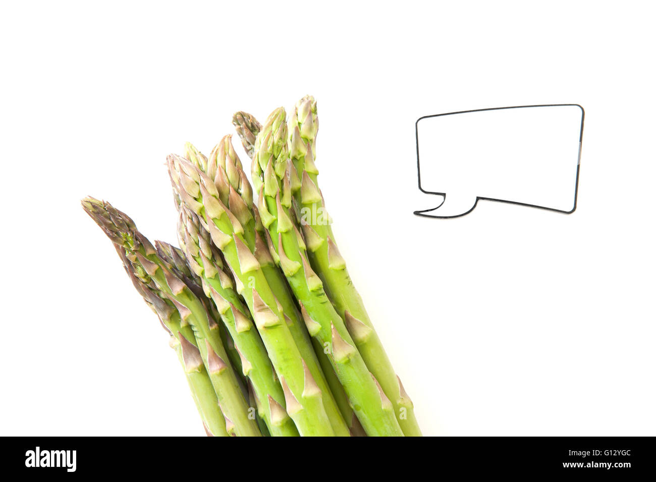 Mazzetto di asparagi freschi con lo stile comico etichetta isolato su bianco Foto Stock