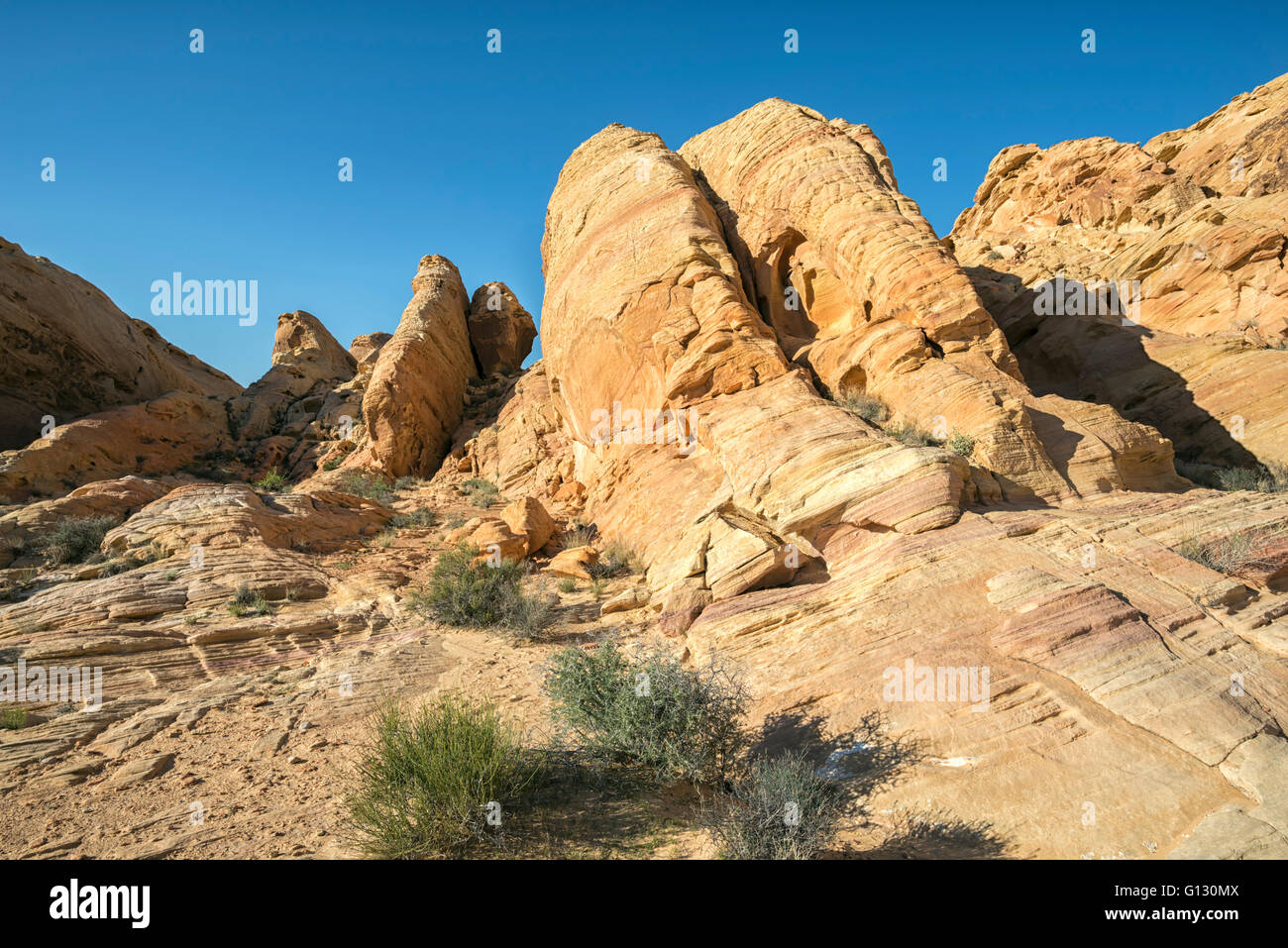 Le formazioni rocciose, il paesaggio del deserto. La Valle del Fuoco del parco statale, Nevada. Foto Stock