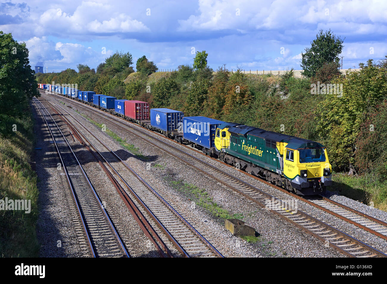 70001 capi 4O27 Ditton - camicia di Southampton attraverso il Sud Moreton il 18 settembre 2012 Foto Stock