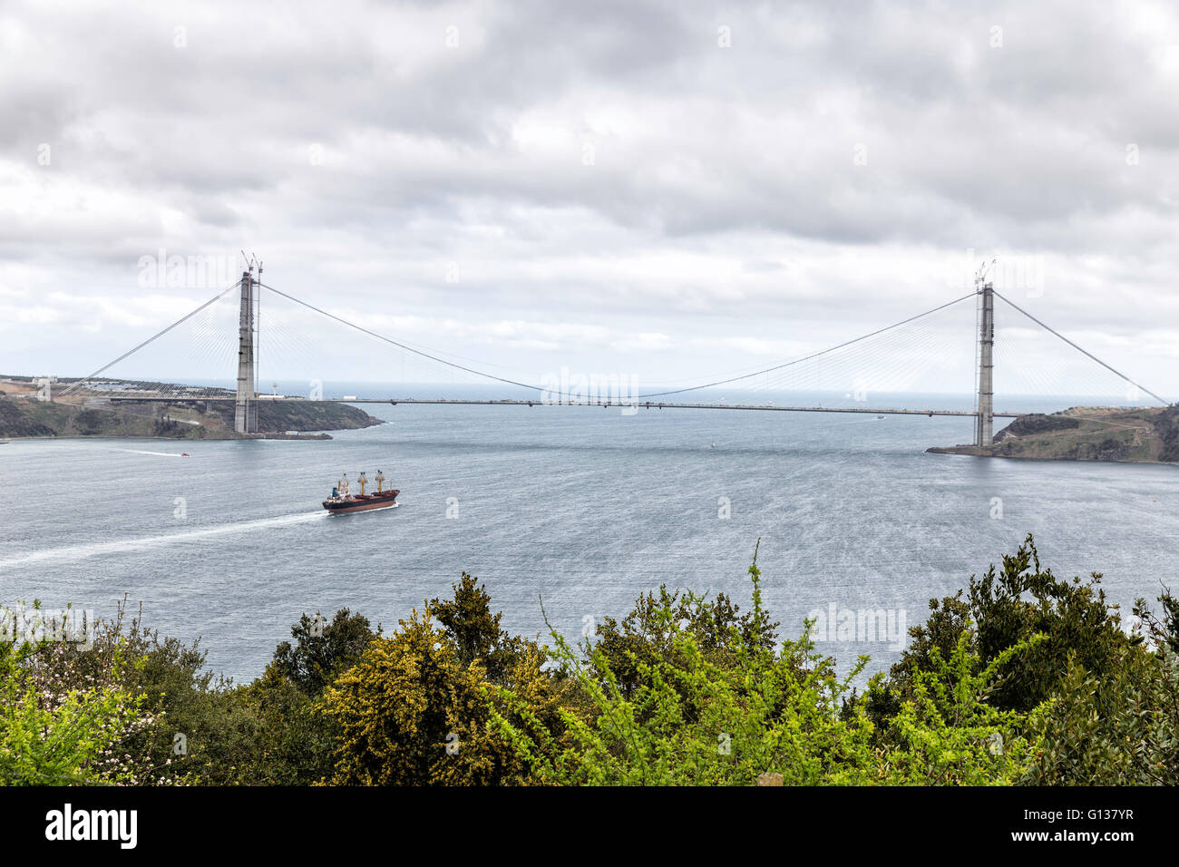 La Yavuz Sultan Selim Bridge,denominato inizialmente il Terzo Ponte sul Bosforo ad Istanbul in Turchia Foto Stock