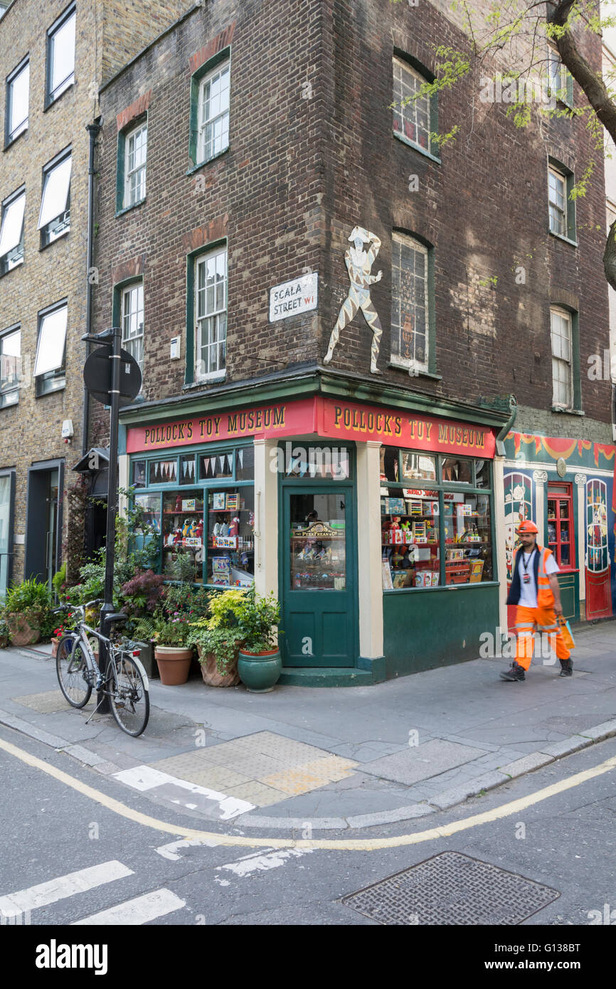 Esterno di Pollock's Toy Museum di Fitzrovia nel central London, England, Regno Unito Foto Stock