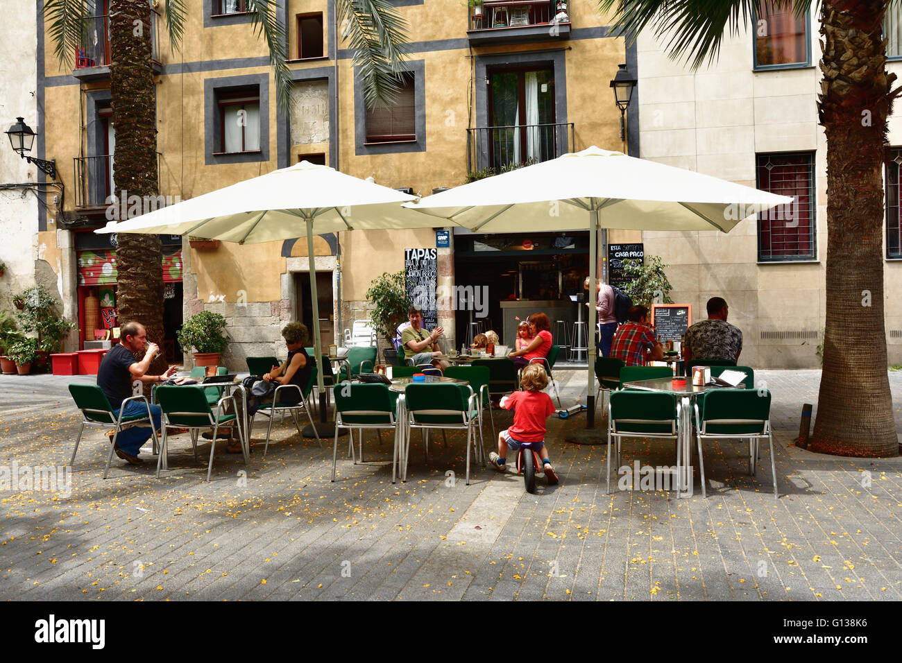 Strada tradizionale quartiere di El Born. Barcellona, in Catalogna, Spagna, Europa Foto Stock