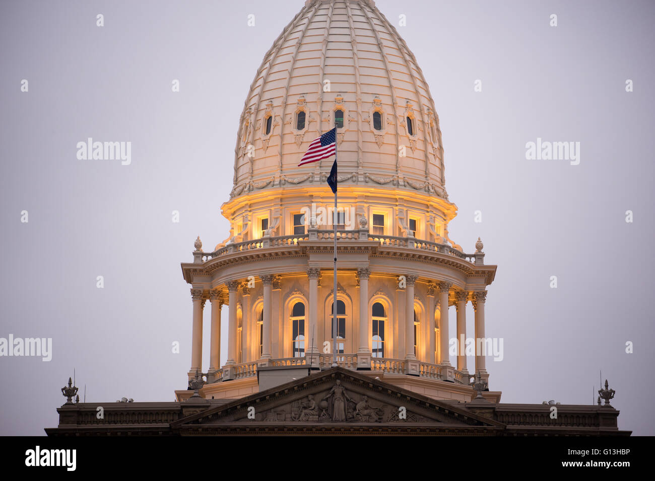 Cala la notte edificio capitale Lansing Michigan Downtown skyline della città Foto Stock