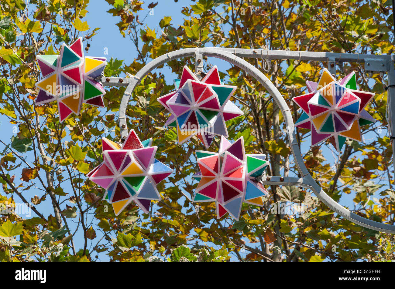 Strada colorate decorazioni per il Mardi Gras, Darlinghurst Road, Kings Cross, Sydney, Nuovo Galles del Sud, Australia Foto Stock