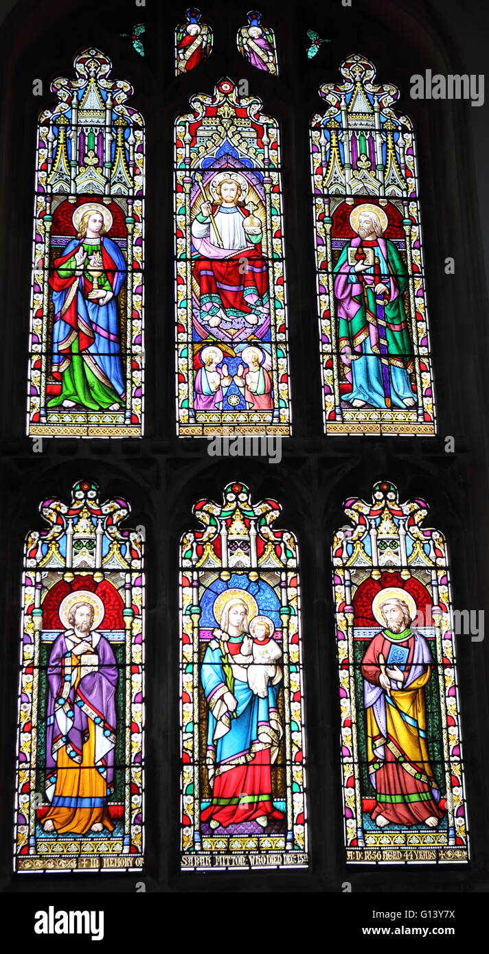 Le finestre di vetro macchiate in chiesa a Stamford Lincolnshire UK Foto Stock