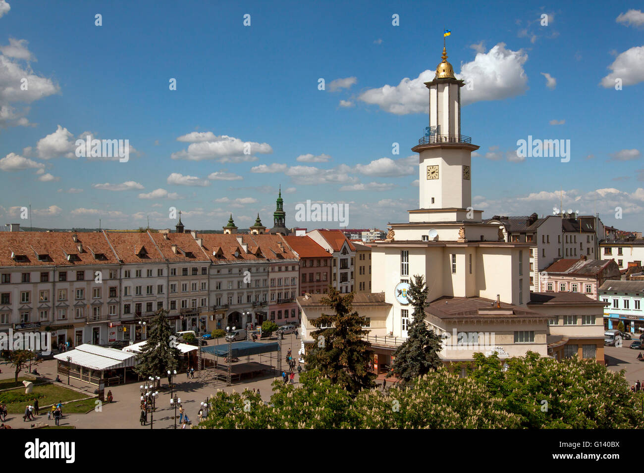 Il centro della città Ivano-Frankivsk nella primavera del 2016 Foto Stock