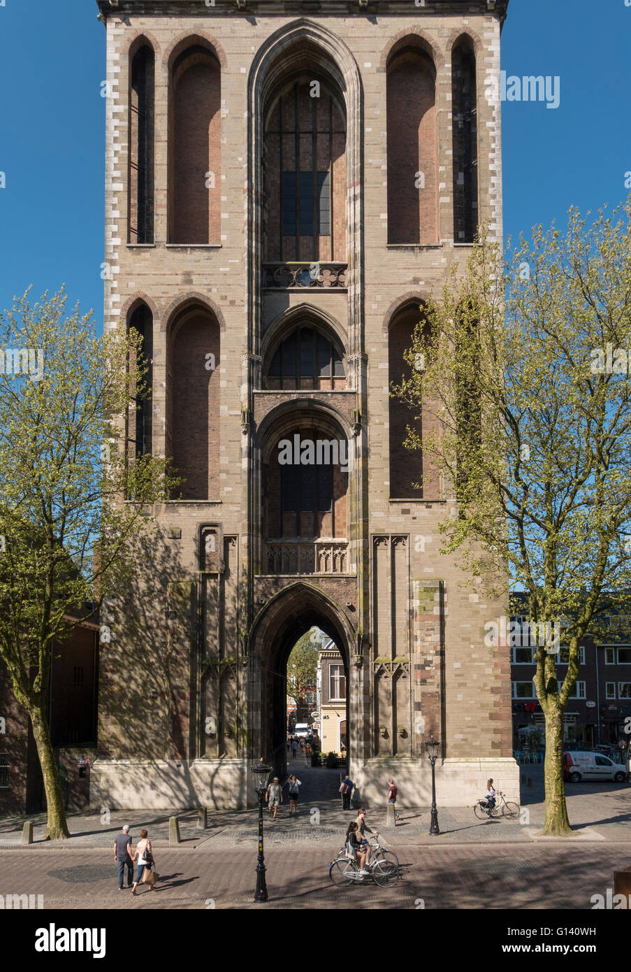 Utrecht Piazza Dom con la torre della cattedrale, Torre di Dom, Domtoren. Parte di base della torre campanaria più alta nei Paesi Bassi. Foto Stock