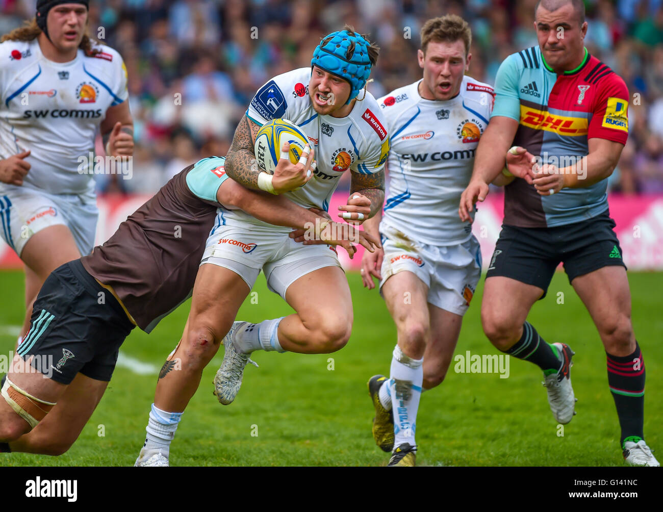 Londra, Regno Unito. Il 7 maggio, 2016. Exeter Chiefs player - Jack Howell cerca come spostarsi durante la Aviva Premiership Rugby - arlecchini vs Exeter Chiefs alla Stadio di Twickenham Stoop. Credito: Taka Wu/Alamy Live News Foto Stock