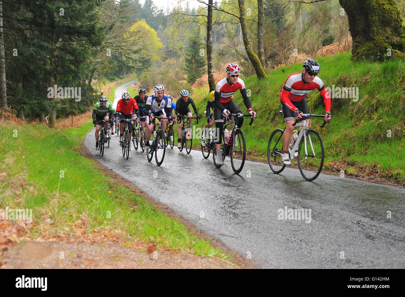 Concorrenti nell'Etape Caledonia bike race, Pitlochry, Perthshire, Scotland, Regno Unito. 8 Maggio, 2016. Foto Stock