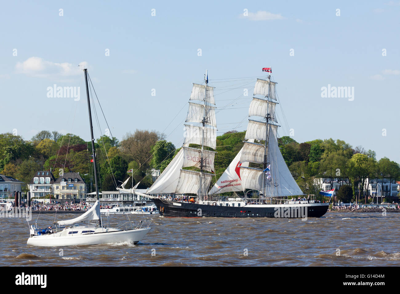 Storico olandese nave a vela 'Mercedes' sul fiume Elba alla partenza sfilata di porta 827th anniversario, Amburgo, Germania Foto Stock