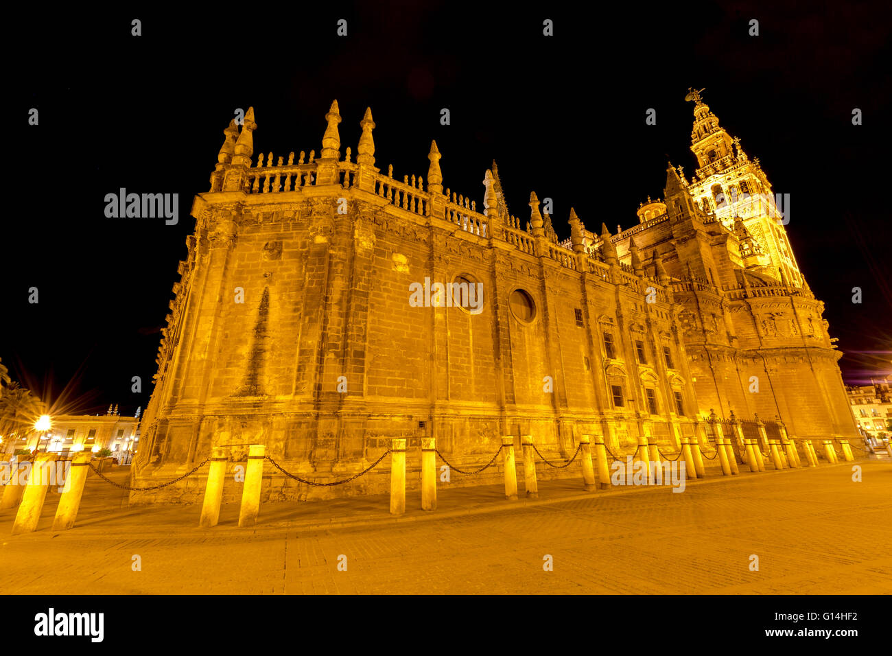 Cattedrale di Siviglia di notte Foto Stock