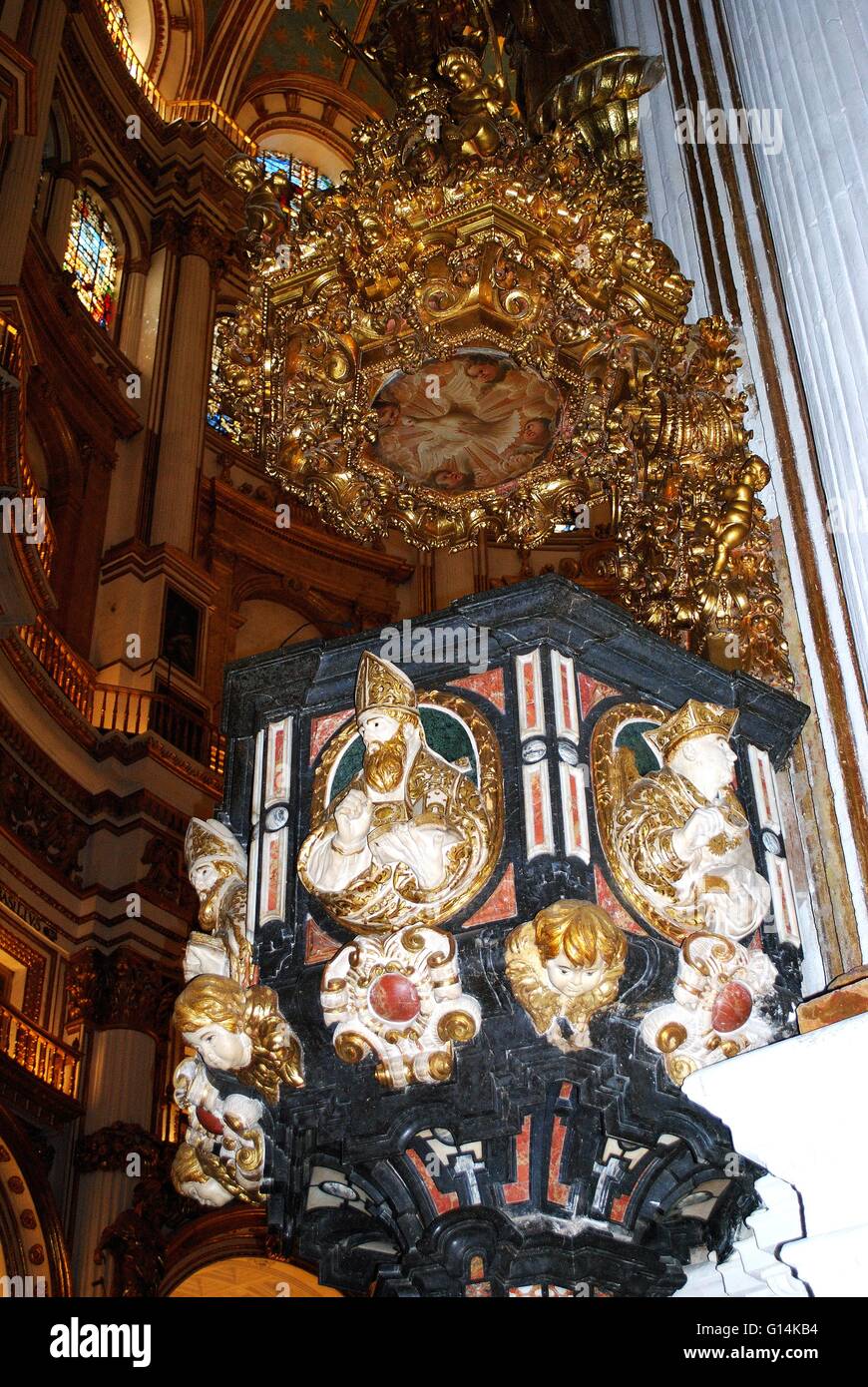 Decorazioni in marmo in Capilla Mayor all'interno della Santa Maria de la Encarnacion, Cattedrale di Granada, provincia di Granada, Andalusia, Foto Stock