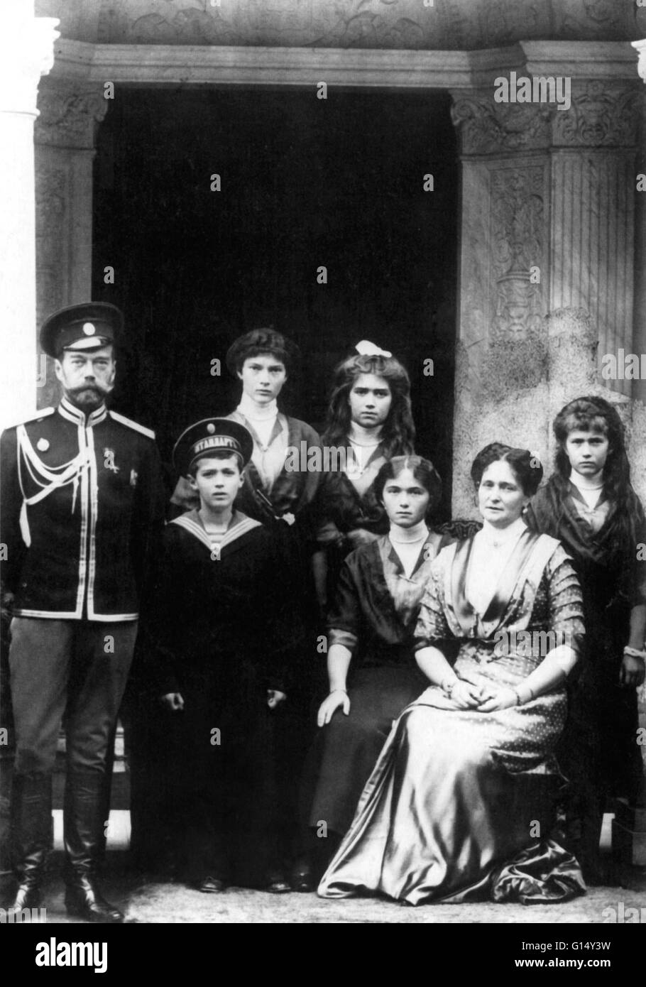 Il Romanovs, l'ultimo della famiglia reale in Russia. Nicholas II (18 maggio 1868 - 17 luglio 1918) è stato l'ultimo imperatore di Russia, Granduca di Finlandia, e titolare re di Polonia. Un suo ufficiale titolo breve è stato Nicholas II, Imperatore e autocrate di tutte le Russie Foto Stock